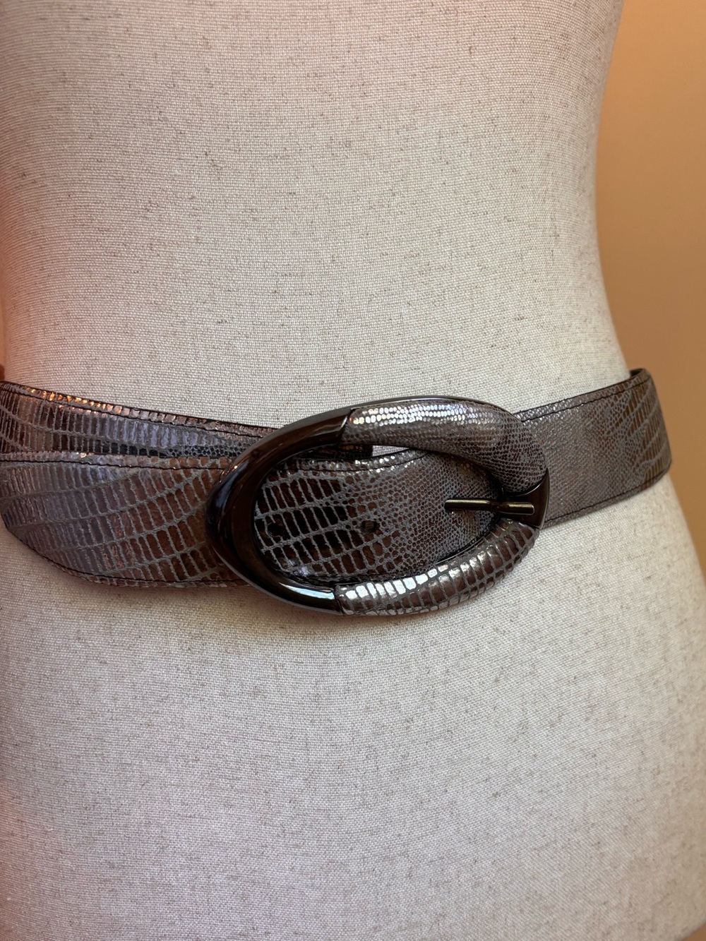 Sandy Duftler Designs Vintage Made in USA Reptile Belt Gray Metallic Buckle L